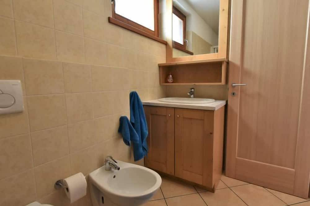 Appartamento intero, Cà Serena by Interhome in Campodolcino (Borgo), Campodolcino