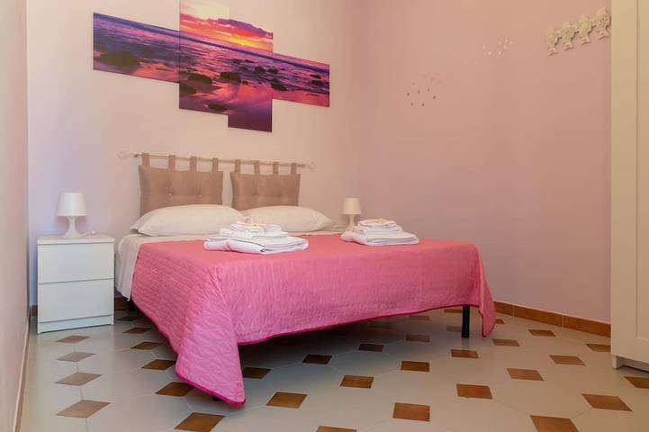 Entire apartment, Stella Marina apartment, vacation home in Trapani, a few steps from the sea in Trapani, Trapani Province