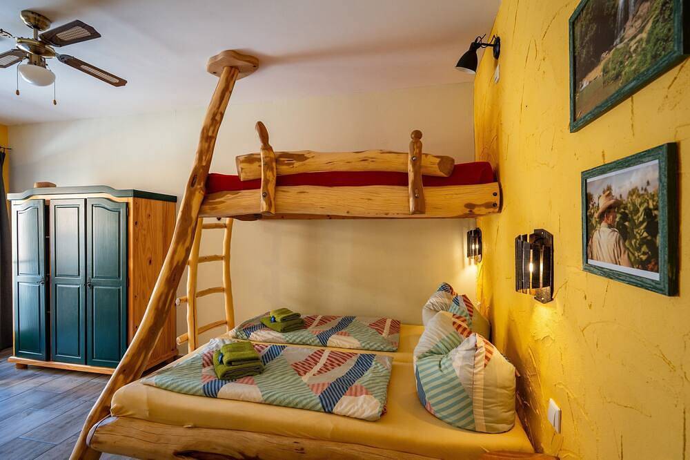 Dreibettzimmer - Pension Cubana in Rothenburg/Oberlausitz, Oberlausitz-Niederschlesien
