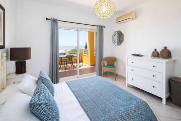 Villa for 15 People in Luz, Faro District, Photo 3