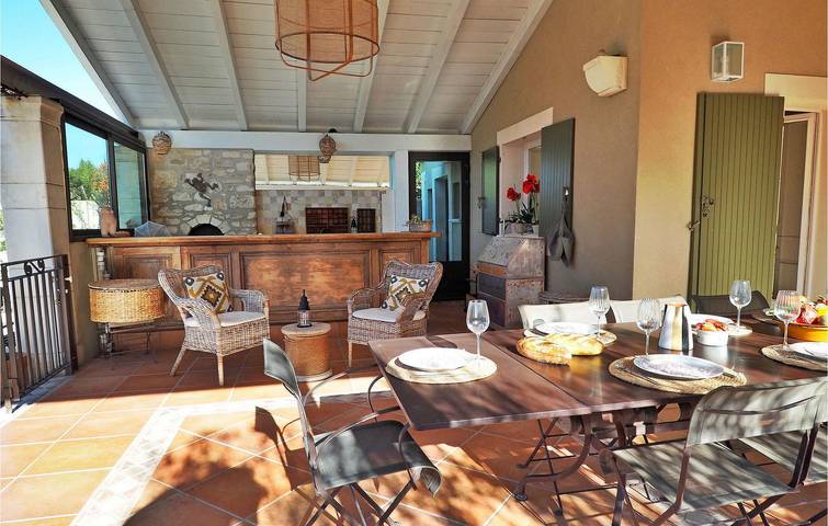 Location de vacances pour 8 personnes, avec terrasse à Paradou - 4