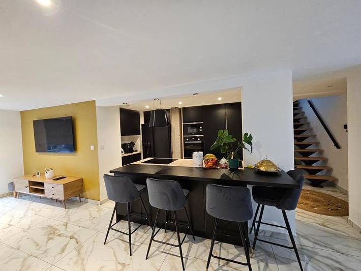 Location de vacances pour 12 personnes, avec jardin et piscine à Saint-Priest-en-Jarez