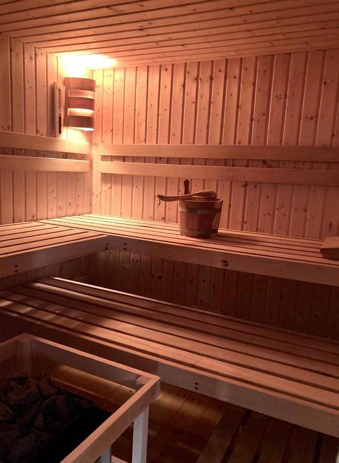 Ferienhaus für 8 Personen, mit Terrasse und Garten sowie Sauna und Ausblick in Alfsee - 4