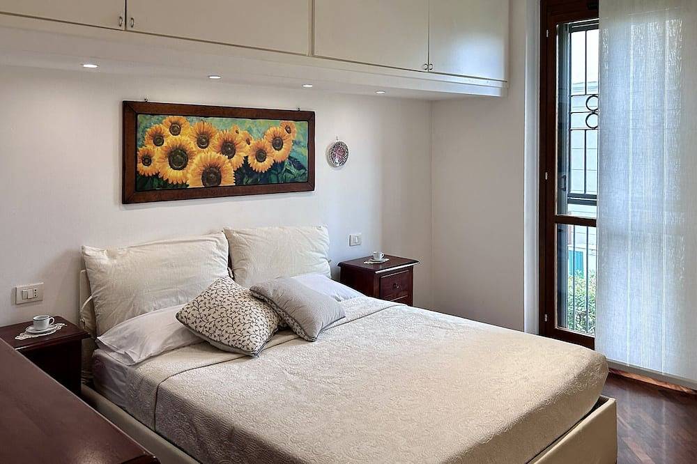 Entire apartment, River House in Pero, Milan Province