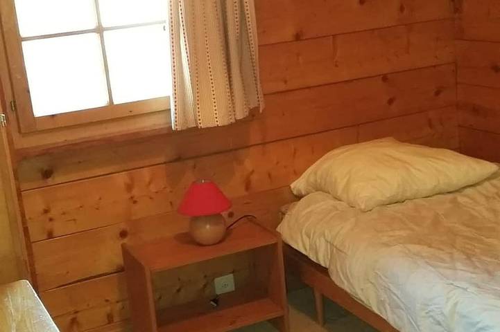 Chalet für 8 Personen, mit Terrasse und Garten in der Schweiz - 4