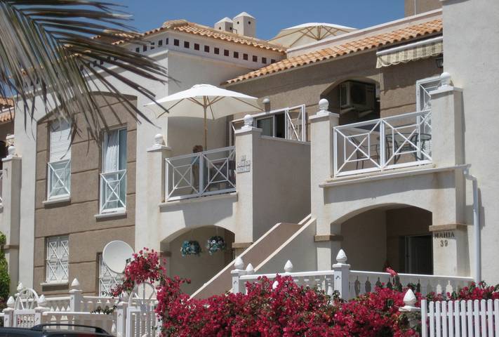 Ferienhaus für 4 Personen, mit Balkon und Garten sowie Kinderpool in Torrevieja