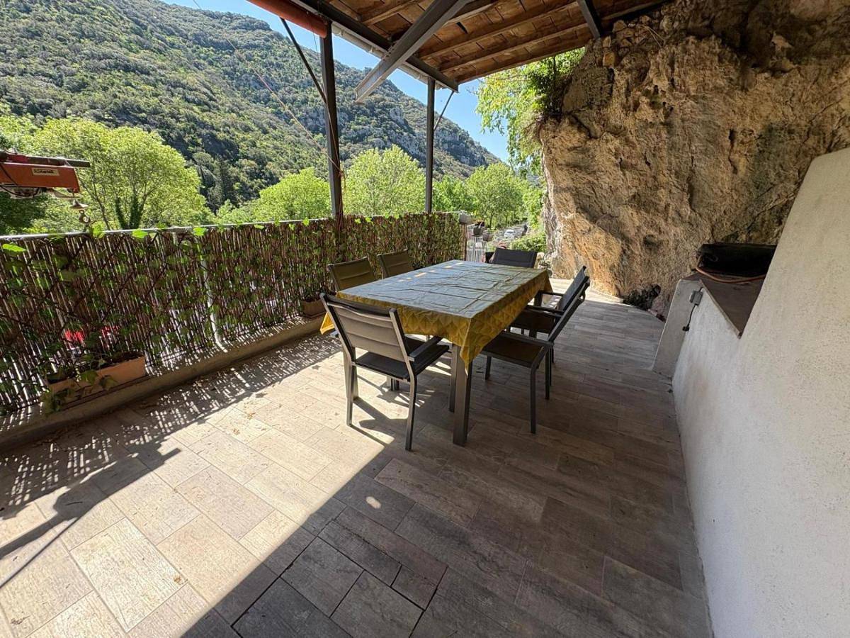 Appartement entier, Two-Bedroom Apartment in Saint-Guilhem-le-Désert, Côte méditerranéenne (France)