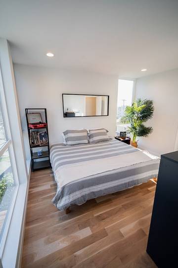 Vacation Home for 8 Guests in West Seattle, Seattle, Picture 3