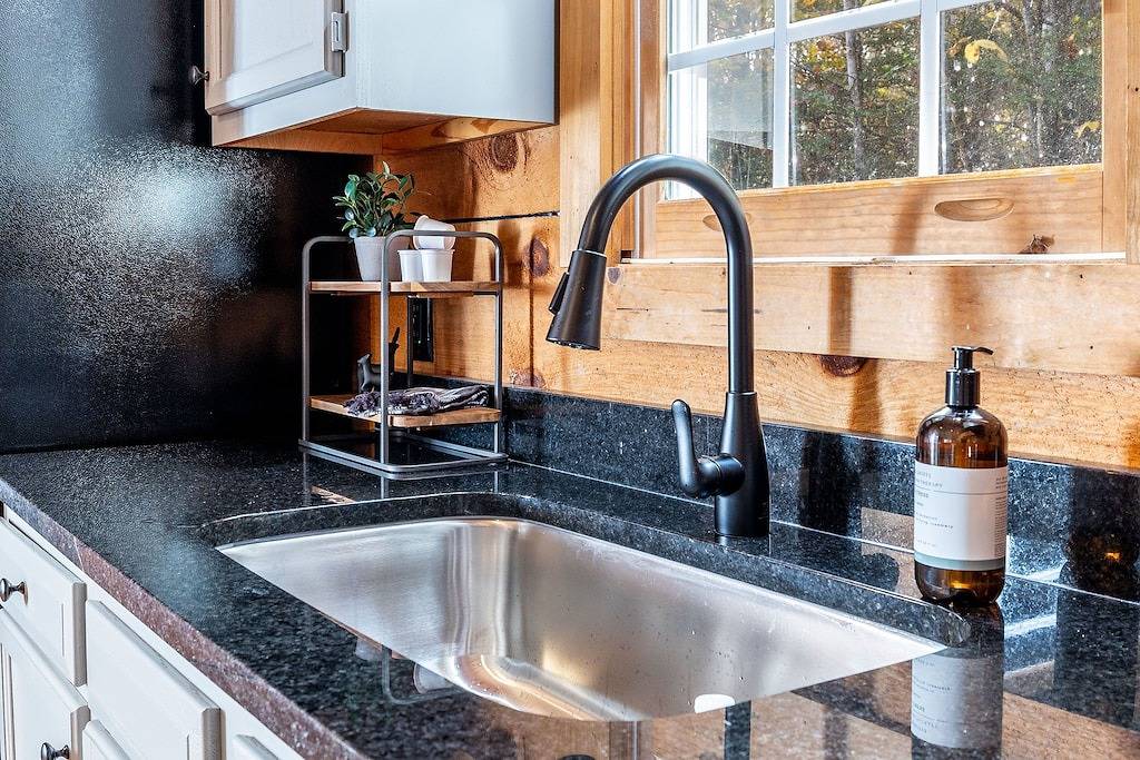 Unwind in Nature: Arcade Adventure & Hot Tub in Tuckaleechee, Blount County