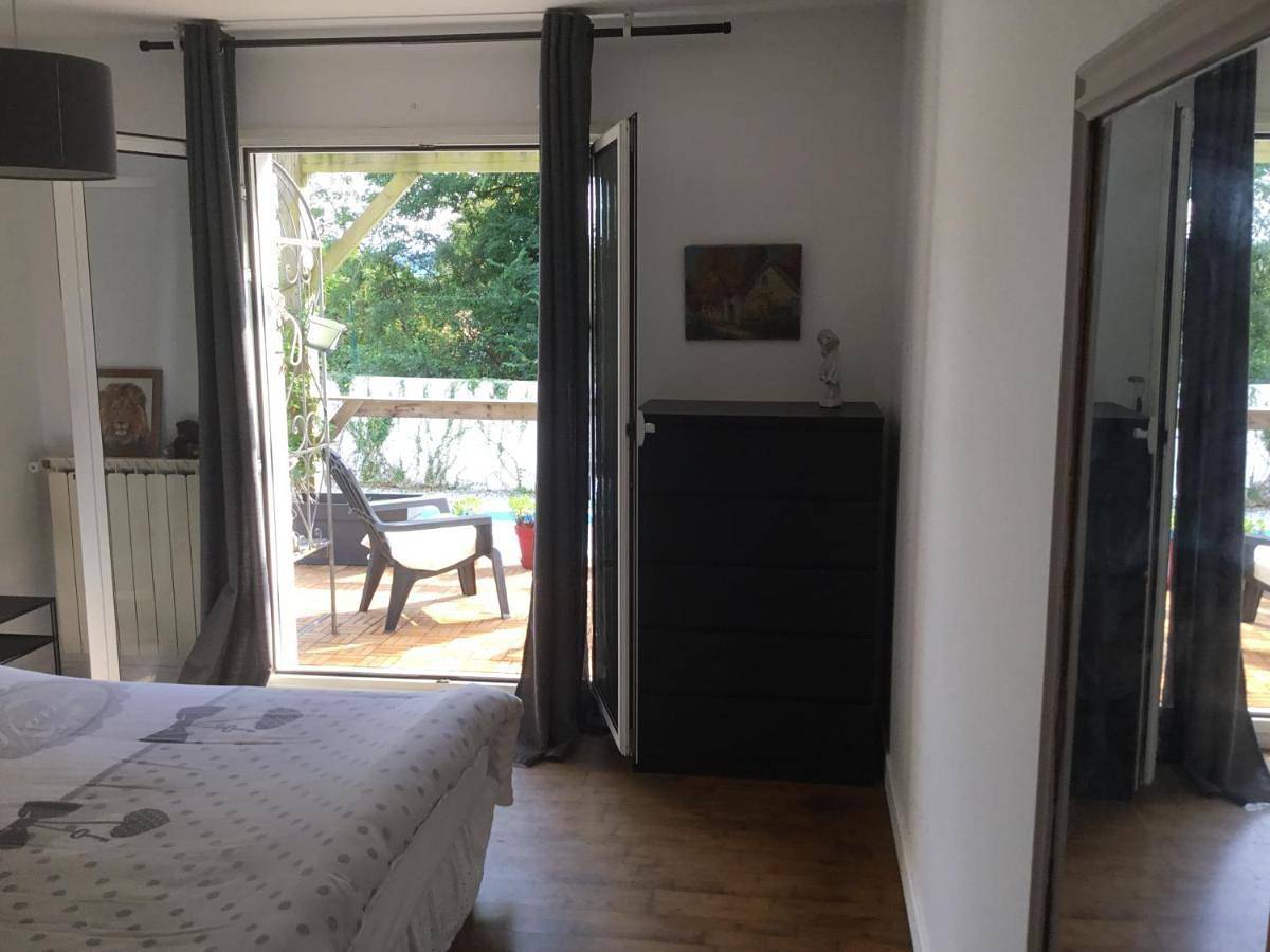 Appartement de vacances entier, Chambre Lumineuse Chez l habitant in Bassussarry, Région de Bayonne
