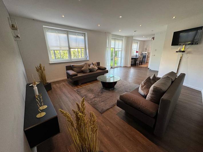 Ferienwohnung für 7 Personen, mit Terrasse und Garten sowie Ausblick in Freilassing