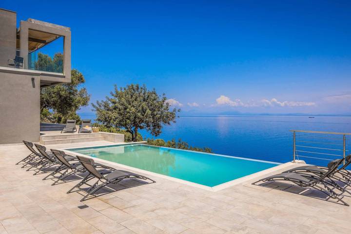 Villa για 8 άτομα, με Μπαλκόνι και Ταράτσα καθώς και Πισίνα στην Κεφαλονιά
