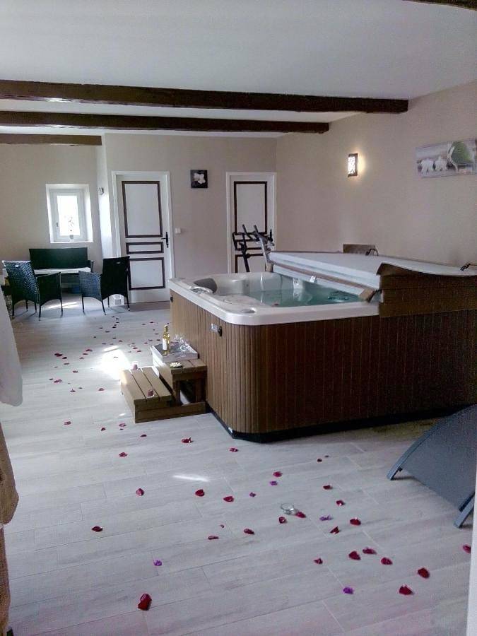 Chambre d’hôte pour 3 personnes, avec piscine ainsi que jacuzzi et jardin en Pyrénées-Atlantiques - 2