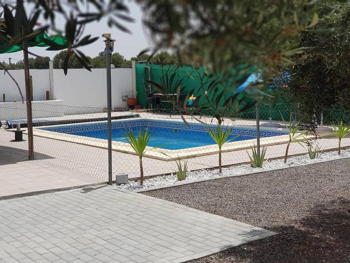 Apartamento para 4 personas, con vistas además de jardín y piscina, Se admiten mascotas en Tabernas