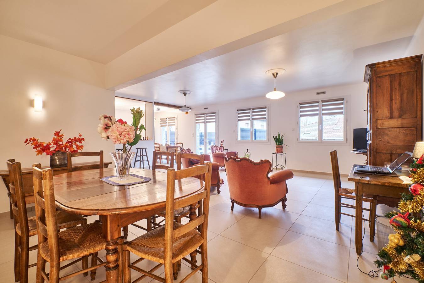 Maison de vacances "Chez Emile" avec vue sur les montagnes, terrasse privée et Wi-Fi in Brézins, Isère