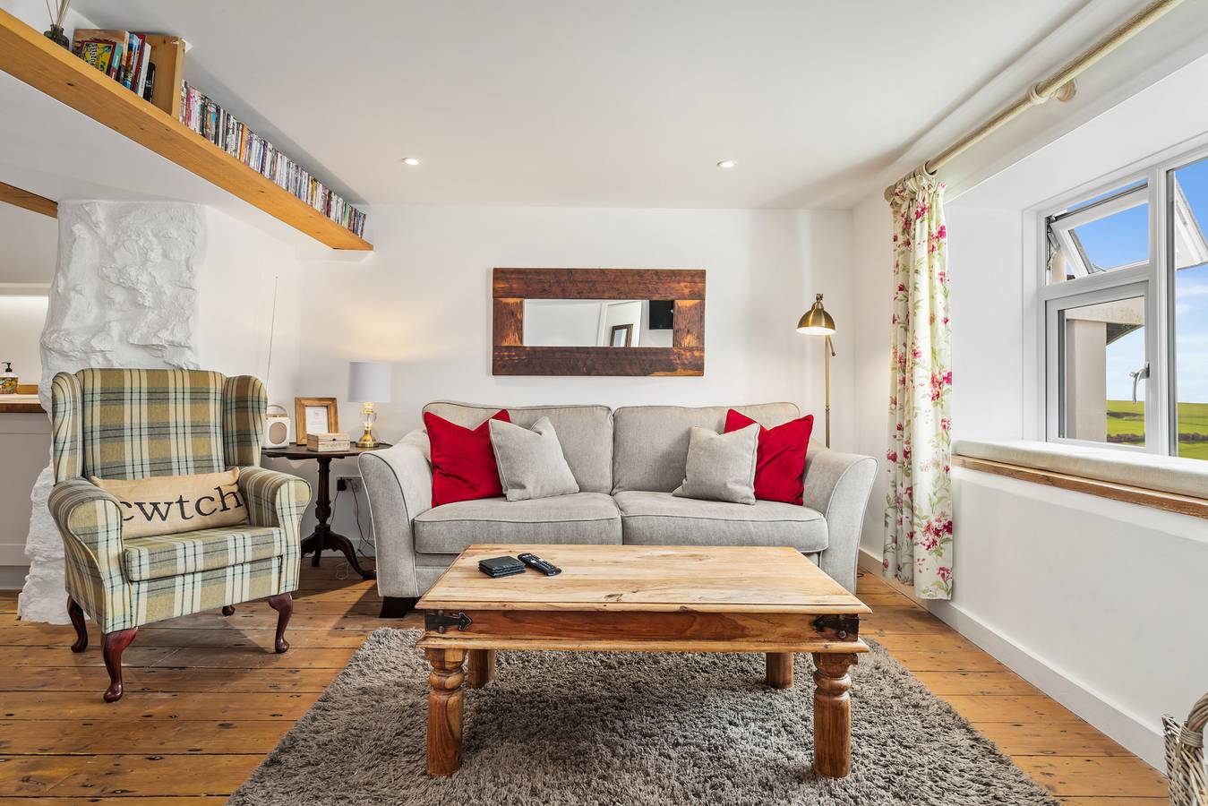 Entire apartment, The Cwtch Apartment - Sea Views, Close to Beach in Penally, Pembrokeshire