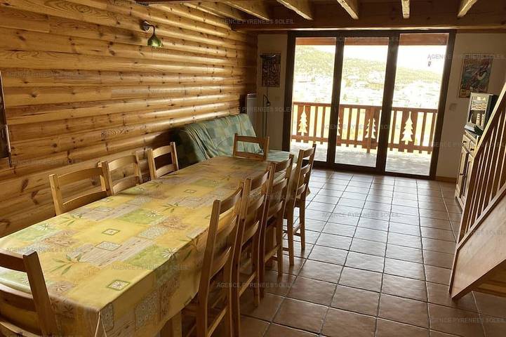 Gîte pour 10 personnes, avec balcon à Les Angles
