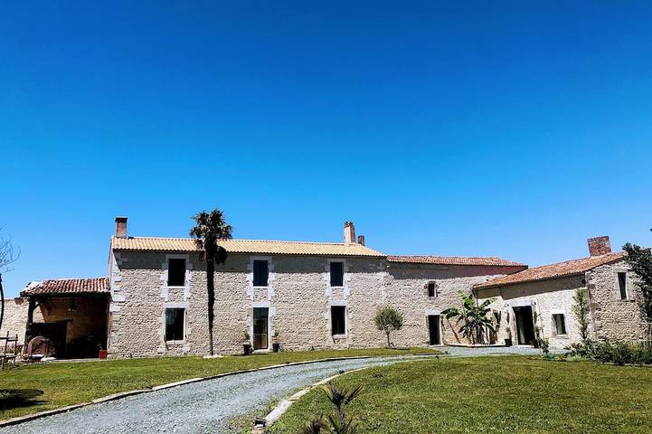 Location de vacances pour 12 personnes, avec jardin à Saint-Ouen-d'Aunis