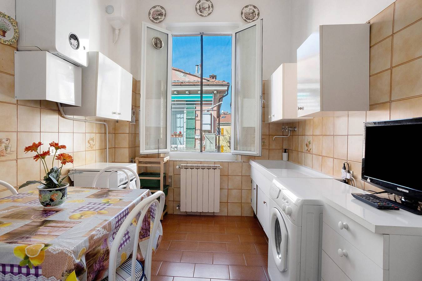 Apartamento entero, Apartamento 'Seba House' con terraza privada, Wi-Fi y aire acondicionado in La Spezia (City), La Spezia