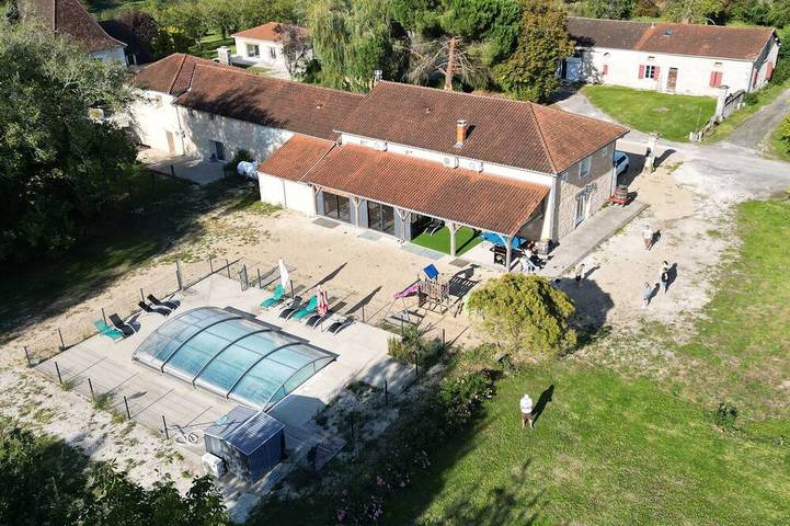 Auberge pour 15 personnes, avec jacuzzi et jardin
