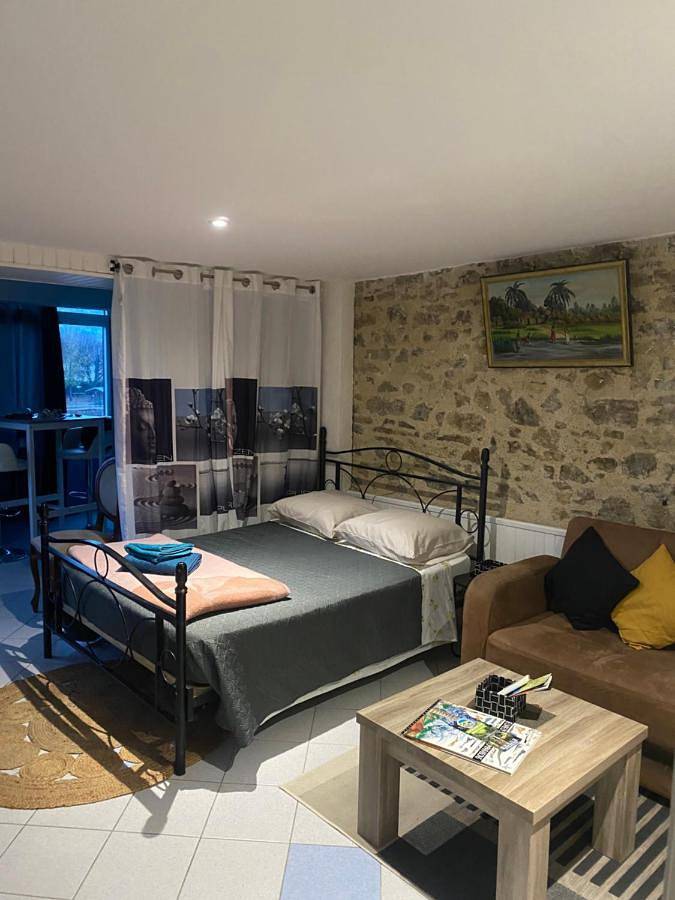 Appartement entier, La casa du port, Chambres, suite privée, appartement avec vue sur la rivière in Capdenac, Lot