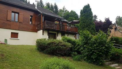 Chalet pour 10 personnes, avec jardin et terrasse dans Le Lioran