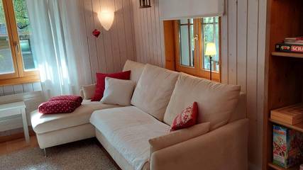 Cottage pour 4 personnes, avec jardin et balcon, adapté aux familles à Frutigen