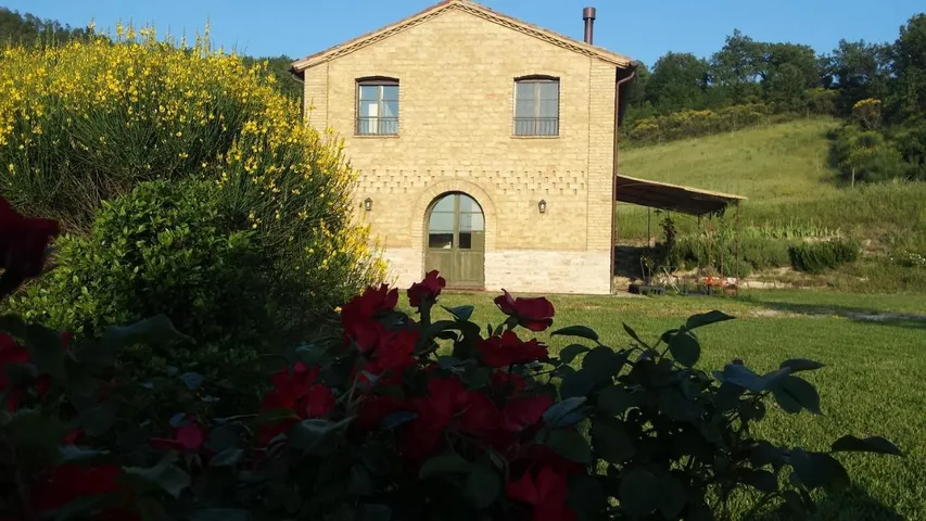 Landhaus für 6 Personen, mit Garten und Ausblick sowie Terrasse, mit Haustier - 1
