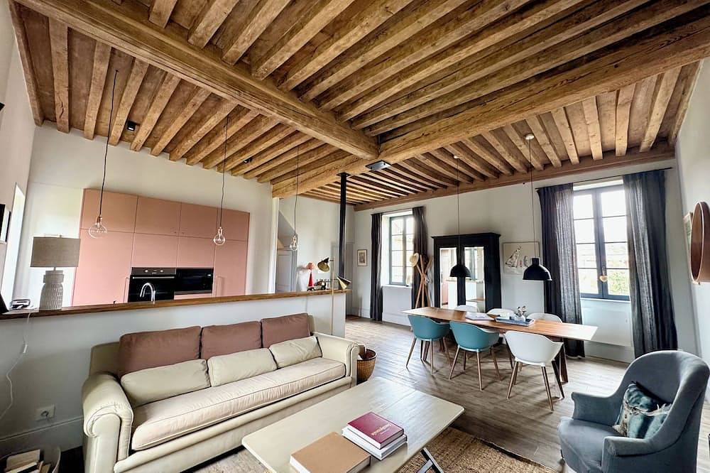 Former convent from the 17th, renovated, private garden, Beaune city center in Beaune, Beaune und Umgebung