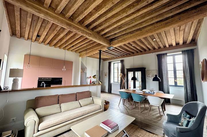 Former convent from the 17th, renovated, private garden, Beaune city center in Beaune, Beaune und Umgebung