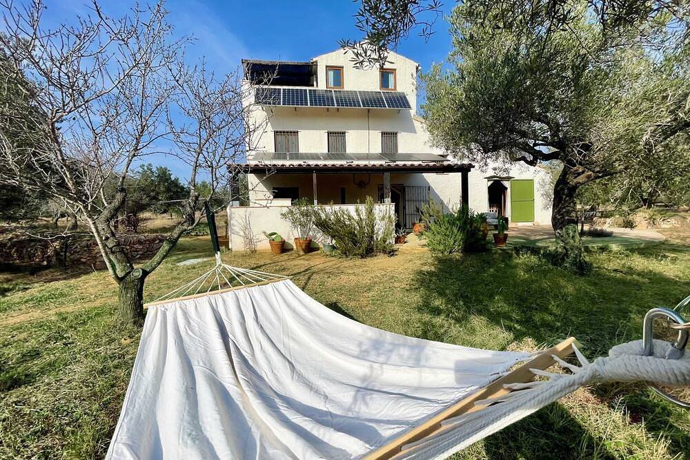 Casa Ecológica El Ginjol in Tierras del Ebro, Costa Dorada