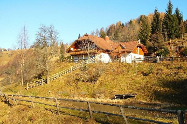 Ferienhaus für 9 Personen, mit Garten