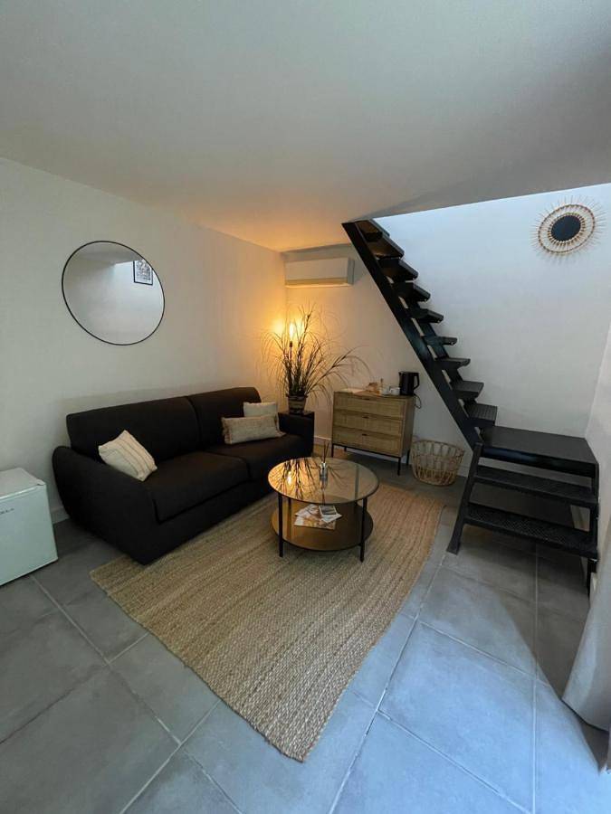 Family Room with Balcony in Trèbes, Région de Carcassonne