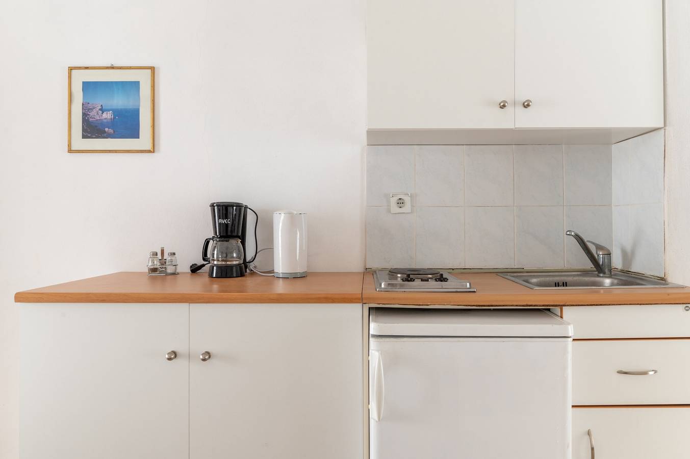 Entire studio, Studio Apartment 'Sifnos 5' with Sea View, Wi-Fi and Air Conditioning in Vathi Beach, Cyclades