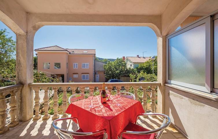 Gîte pour 4 personnes, avec balcon/terrasse à Cres