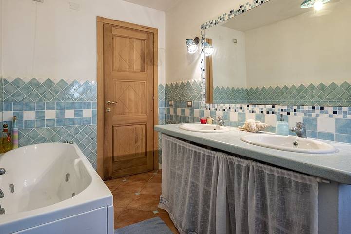 Villa pour 8 personnes, avec jacuzzi et jardin, animaux acceptés à Alghero - 4