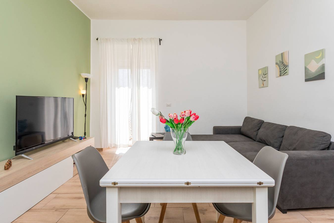 Apartamento entero, Apartamento 'Eleven Holidays Home' con Balcón, Wi-Fi y Aire Acondicionado in Catania, Provincia de Catania