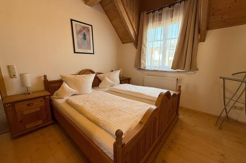 Ganze Wohnung, Komfortable Ferienwohnung für bis zu 2 Personen (75 qm) in Neualbenreuth, Ostbayern