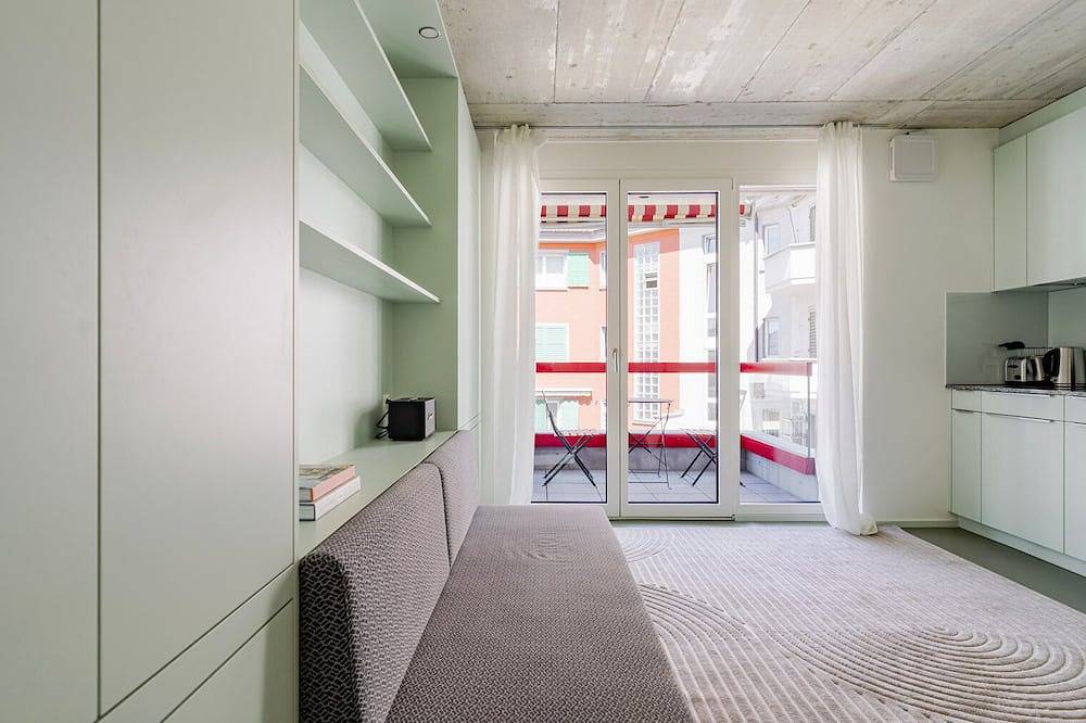 Ganze Wohnung, Blueground | Oerlikon, balcony, nr Zürich Zoo in Zürich, Bezirk Zürich