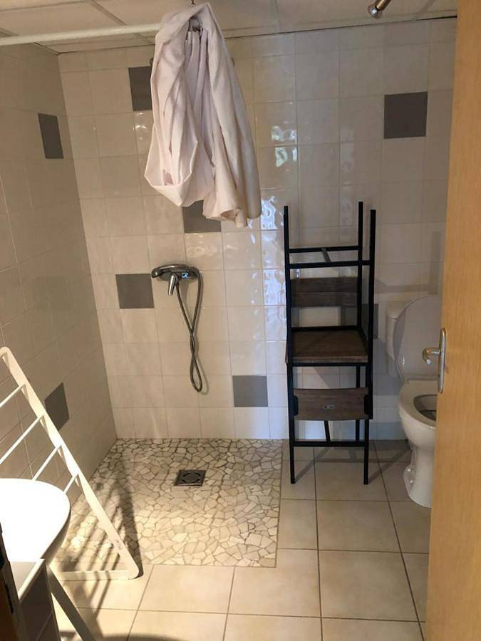 Gîte pour 3 personnes, avec terrasse à Toujouse