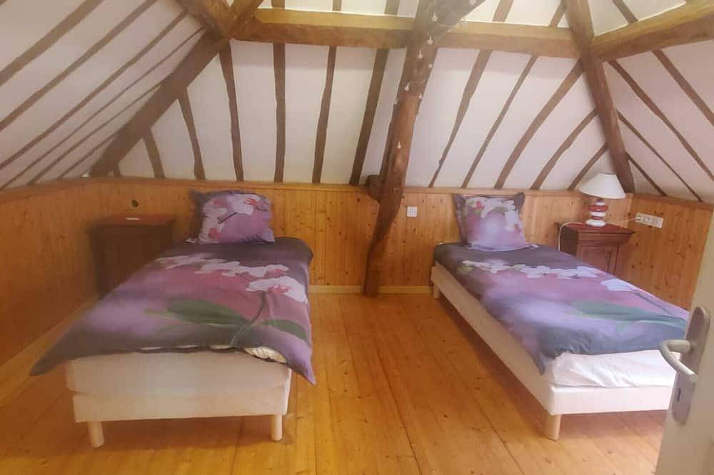 Detached cottage in the heart of the Auge valley for 6 people in Aubry-le-Panthou, Argentan und Umgebung