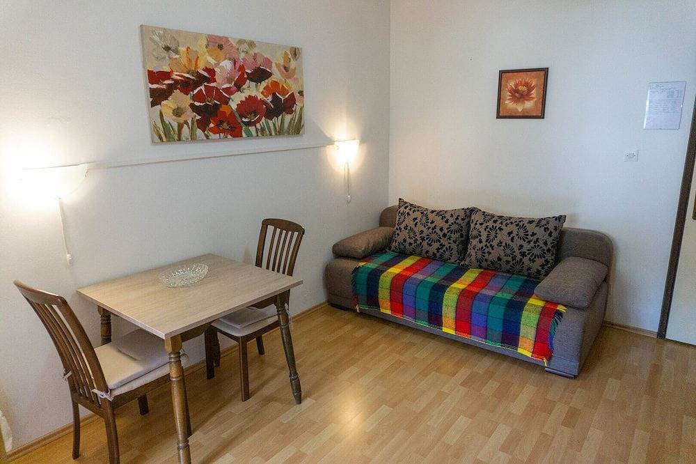 Ganze Wohnung, Apartment Petrica Nr.1 - ohne Balkon, gelegen in dem ruhigen Dorf Jurandvor bei Baska in Baska, Krk
