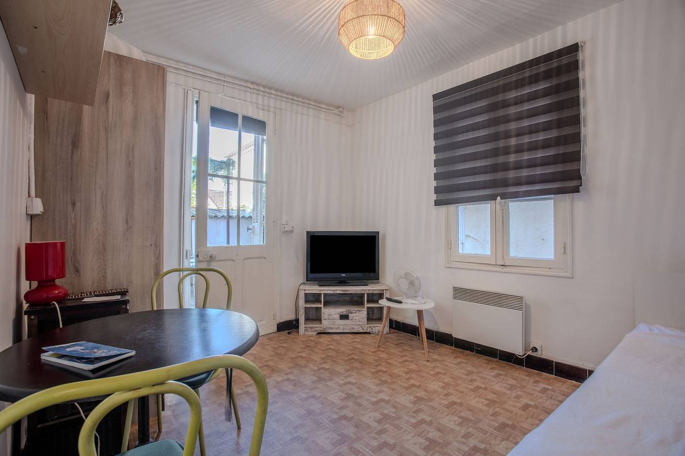 Studio entier, Studio 'Lina' avec terrasse privée et Wi-Fi in Le Lavandou, Région de Toulon