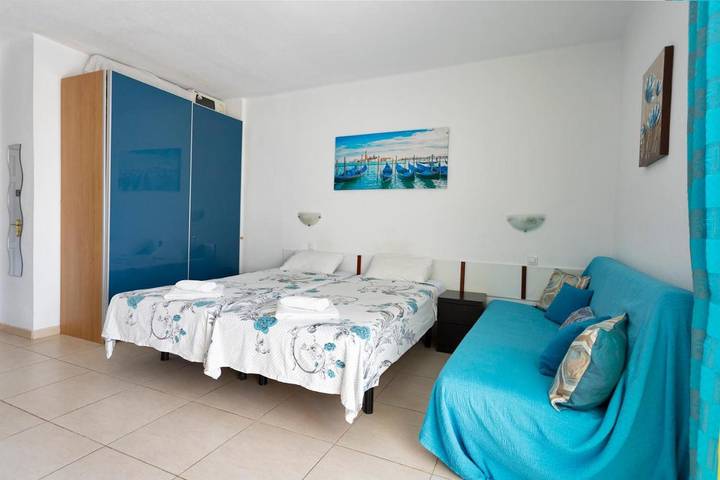 Gîte pour 2 personnes, avec piscine ainsi que jardin et vue dans Playa Paraíso - 4