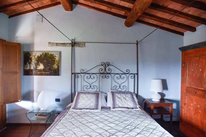 Villa nel Chianti con magico giardino, parco romantico e piscina con vista in Castelnuovo Berardenga (Comune), Chianti