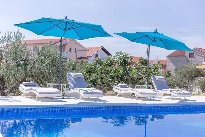 Neu! Pool Ferienhaus 2+1 in Vodice in Vodice, Šibenik-Knin