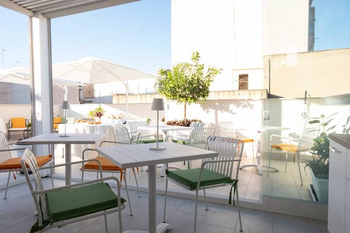 Guest House 'Verde Salvia Prestige' con terrazza condivisa, Wi-Fi e aria condizionata in Marsala, Provincia di Trapani