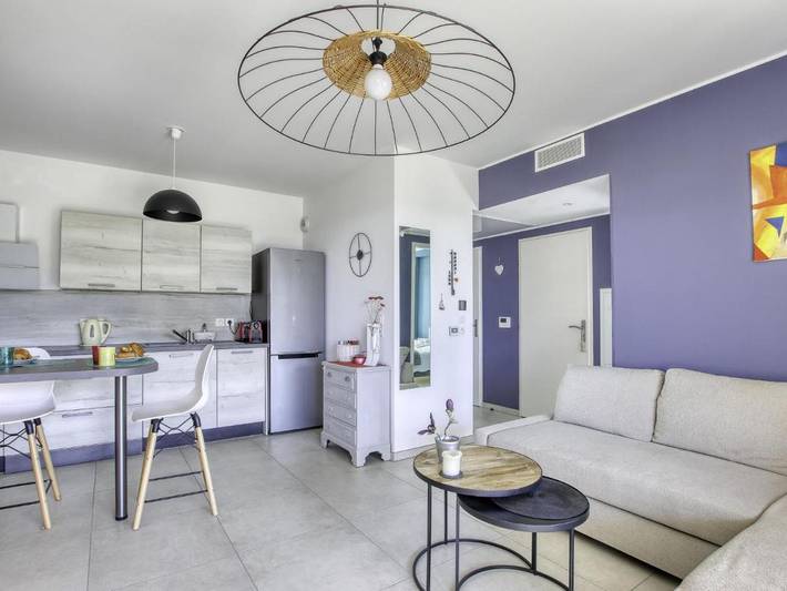 Gîte pour 2 personnes, avec piscine ainsi que jardin et terrasse dans Plage de La Gorguette - 2