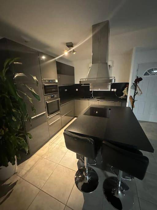 Location de vacances pour 6 personnes, avec piscine et jardin à Saint-Maime - 2