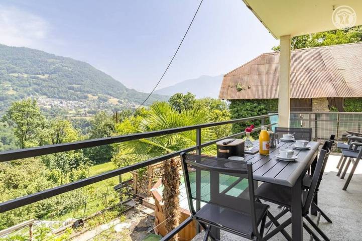 Maison de vacances pour 4 personnes, avec balcon ainsi que piscine et jardin